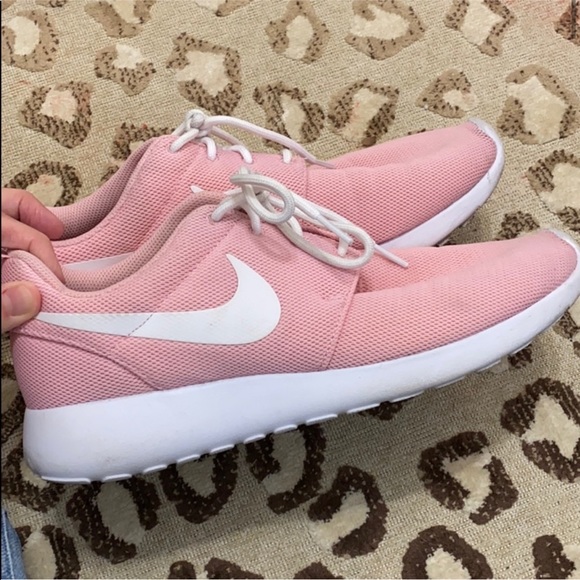 nike roshe pink